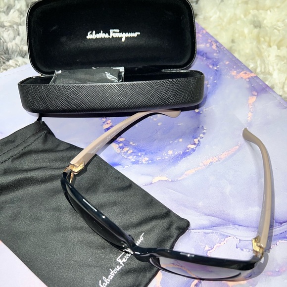 Salvatore Ferragamo Black Oval Sunglasses - Picture 7 of 10